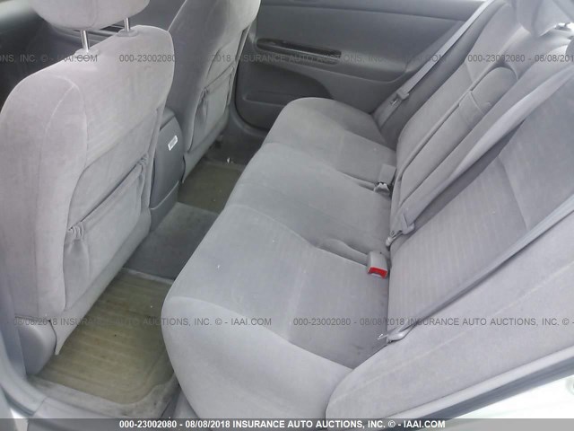 JTDBE32K653027297 - 2005 TOYOTA CAMRY LE/XLE/SE Gümüş foto 8