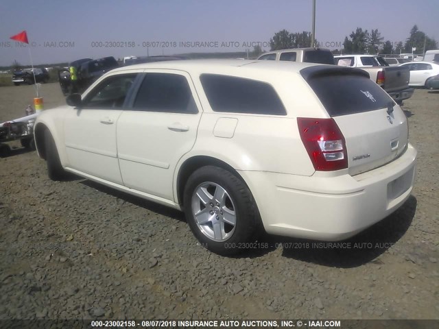 2D4FV48T55H605879 - 2005 DODGE MAGNUM SE WHITE photo 3