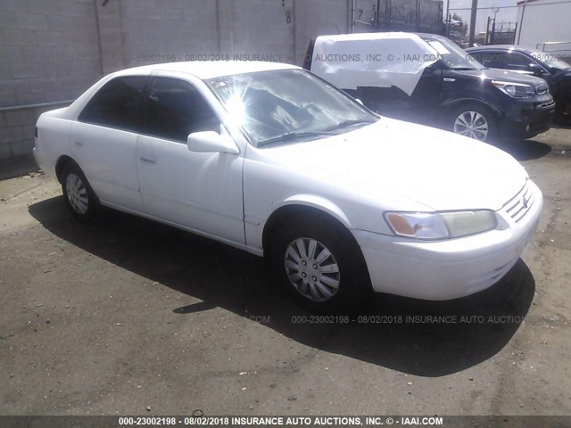 JT2BG22KXW0237823 - 1998 TOYOTA CAMRY CE/LE/XLE 白色 照片 1