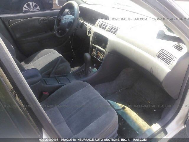 JT2BG22KXW0237823 - 1998 TOYOTA CAMRY CE/LE/XLE 白色 照片 5