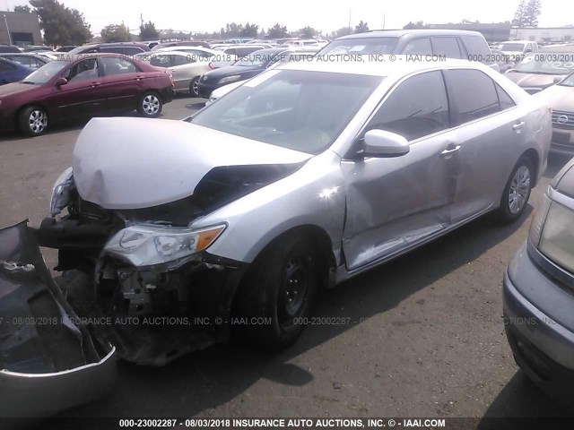 4T1BD1FK0EU098356 - 2014 TOYOTA CAMRY HYBRID/LE/XLE 银色 照片 2