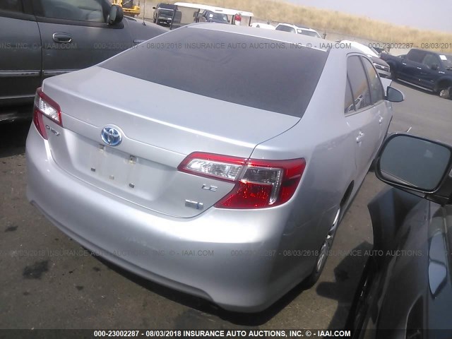 4T1BD1FK0EU098356 - 2014 TOYOTA CAMRY HYBRID/LE/XLE 银色 照片 4