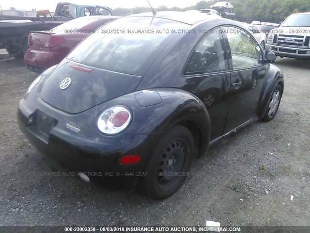 3VWBB61C7WM005620 - 1998 VOLKSWAGEN NEW BEETLE 黑色 照片 4