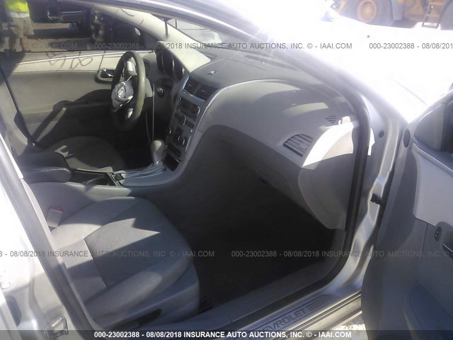 1G1ZC5EU0CF169985 - 2012 CHEVROLET MALIBU 1LT 银色 照片 5