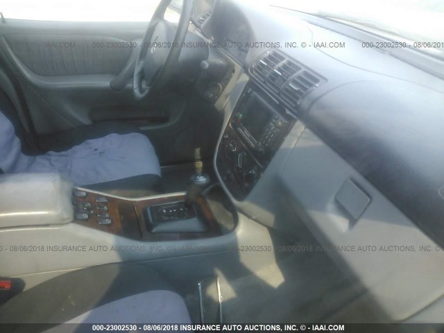 4JGAB54E61A277826 - 2001 MERCEDES-BENZ ML 320 SILVER photo 5