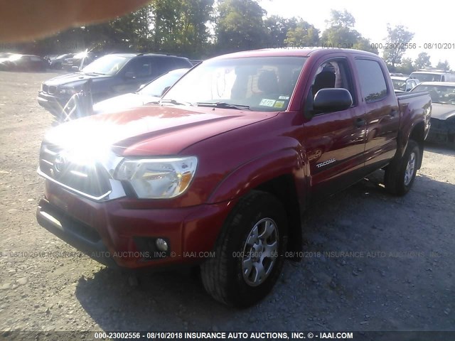 3TMLU4EN8DM106406 - 2013 TOYOTA TACOMA DOUBLE CAB წითელი ფოტო 2