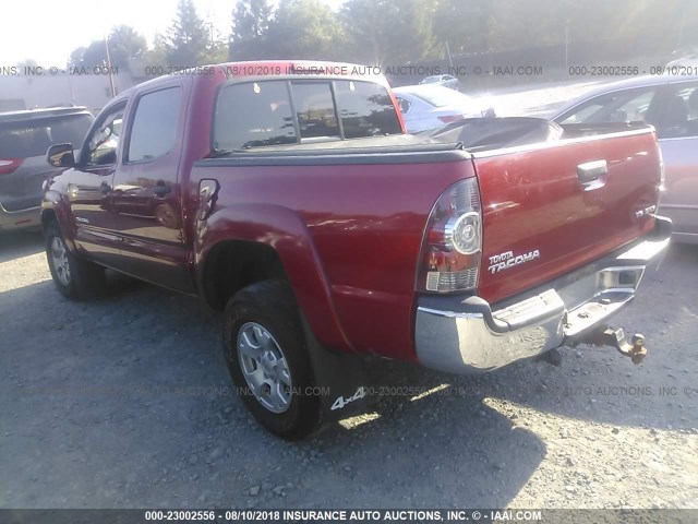 3TMLU4EN8DM106406 - 2013 TOYOTA TACOMA DOUBLE CAB წითელი ფოტო 3
