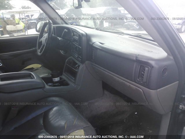 3GKEC16Z43G286464 - 2003 GMC YUKON XL C1500 GRAY photo 5