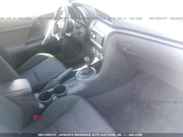 JTKJF5C78B3022511 - 2011 TOYOTA SCION TC 白色 照片 5