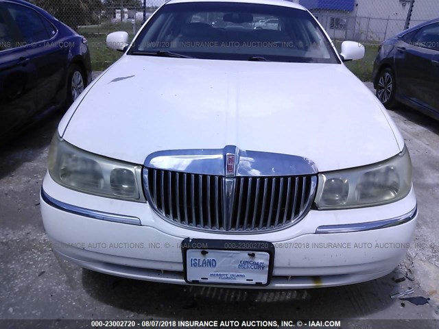 1LNHM81W21Y724196 - 2001 LINCOLN TOWN CAR EXECUTIVE Белый фото 6