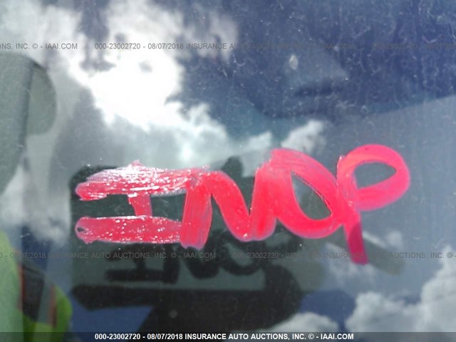 1LNHM81W21Y724196 - 2001 LINCOLN TOWN CAR EXECUTIVE Белый фото 7