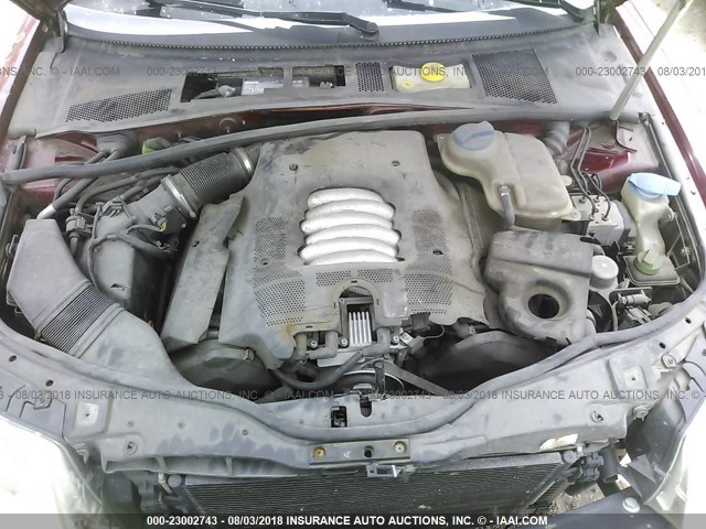 WVWRH63B22P246588 - 2002 VOLKSWAGEN PASSAT GLX RED photo 10