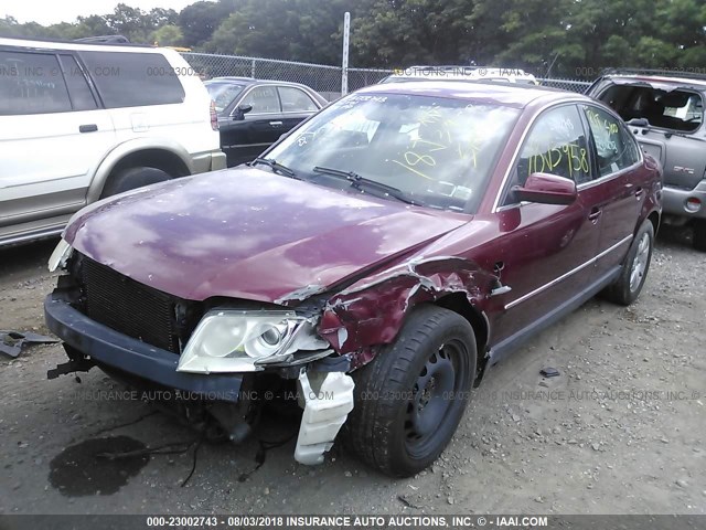 WVWRH63B22P246588 - 2002 VOLKSWAGEN PASSAT GLX RED photo 2