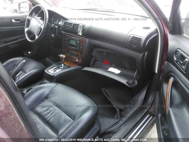 WVWRH63B22P246588 - 2002 VOLKSWAGEN PASSAT GLX RED photo 5