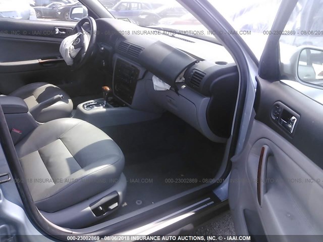 WVWRH63B23P206772 - 2003 VOLKSWAGEN PASSAT GLX Light Blue photo 5