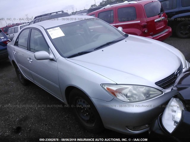 4T1BE32K14U901950 - 2004 TOYOTA CAMRY LE/XLE/SE SILVER photo 1