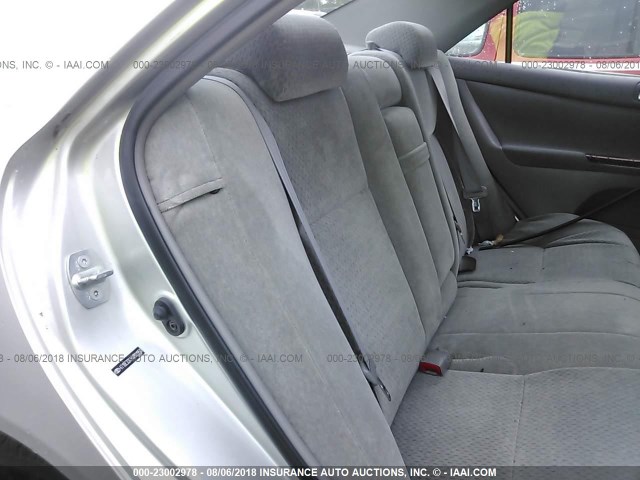 4T1BE32K14U901950 - 2004 TOYOTA CAMRY LE/XLE/SE Күміс фото 8