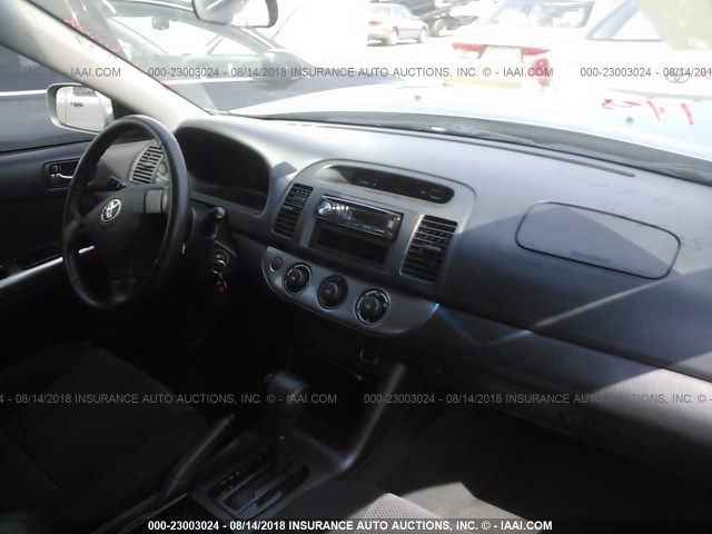 4T1BE30K75U601821 - 2005 TOYOTA CAMRY LE/XLE/SE Boz foto 5