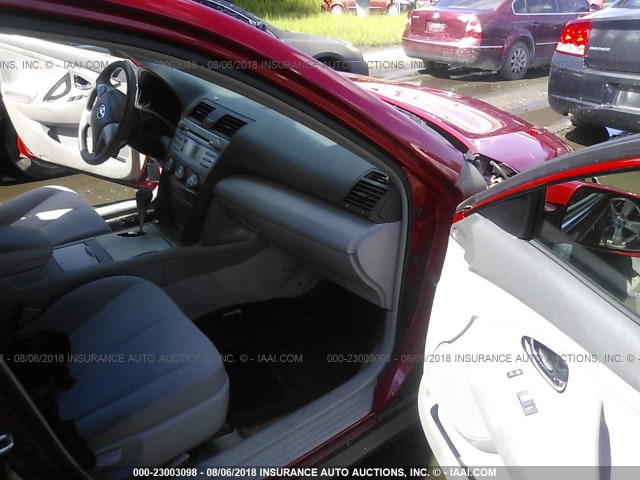 4T1BF3EK2AU065215 - 2010 TOYOTA CAMRY SE/LE/XLE 红色 照片 5