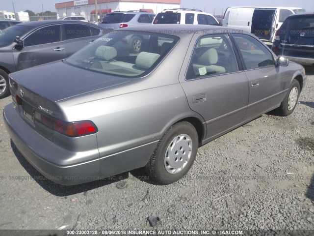 4T1BG22K3VU113385 - 1997 TOYOTA CAMRY CE/LE/XLE 灰色 照片 4