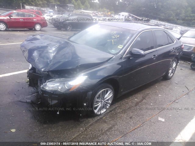 4T1BF1FK1HU773078 - 2017 TOYOTA CAMRY LE/XLE/SE/XSE 黑色 照片 2