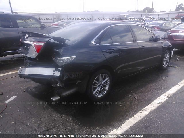 4T1BF1FK1HU773078 - 2017 TOYOTA CAMRY LE/XLE/SE/XSE 黑色 照片 4
