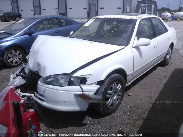 4T1BF22KX1U968744 - 2001 TOYOTA CAMRY LE/XLE WHITE photo 6