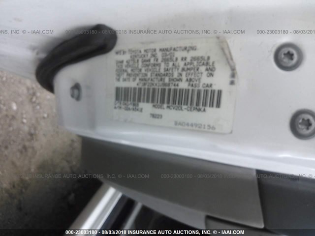 4T1BF22KX1U968744 - 2001 TOYOTA CAMRY LE/XLE 白色 照片 9