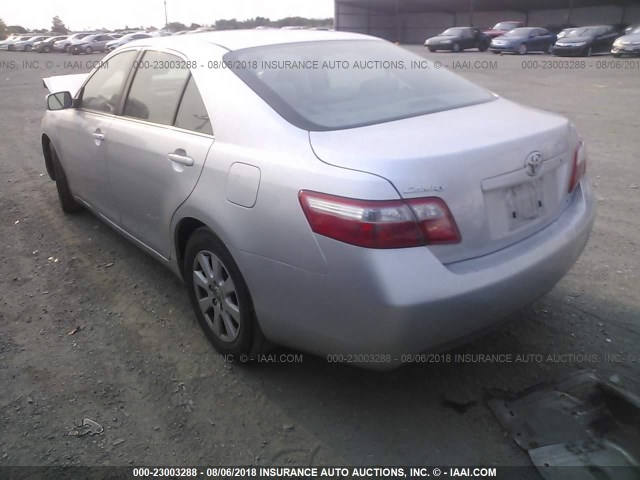 4T1BE46K58U221393 - 2008 TOYOTA CAMRY CE/LE/XLE/SE SILVER photo 3