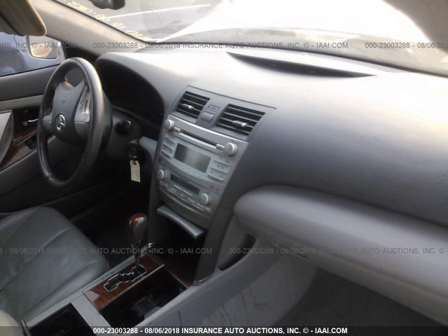 4T1BE46K58U221393 - 2008 TOYOTA CAMRY CE/LE/XLE/SE SILVER photo 5