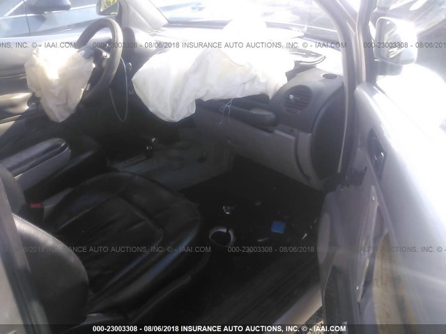 3VWDD21C7XM470590 - 1999 VOLKSWAGEN NEW BEETLE GLX 银色 照片 5