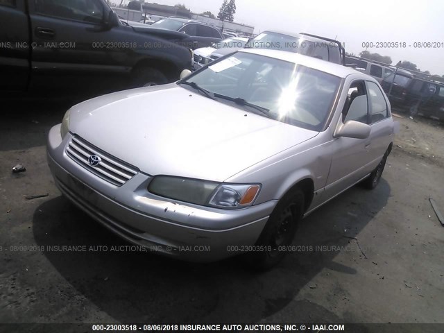 4T1BG22K0XU525444 - 1999 TOYOTA CAMRY CE/LE/XLE 金色 照片 2