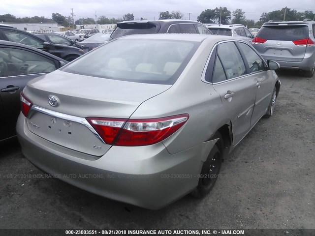 4T1BF1FKXHU736417 - 2017 TOYOTA CAMRY LE/XLE/SE/XSE GOLD photo 4