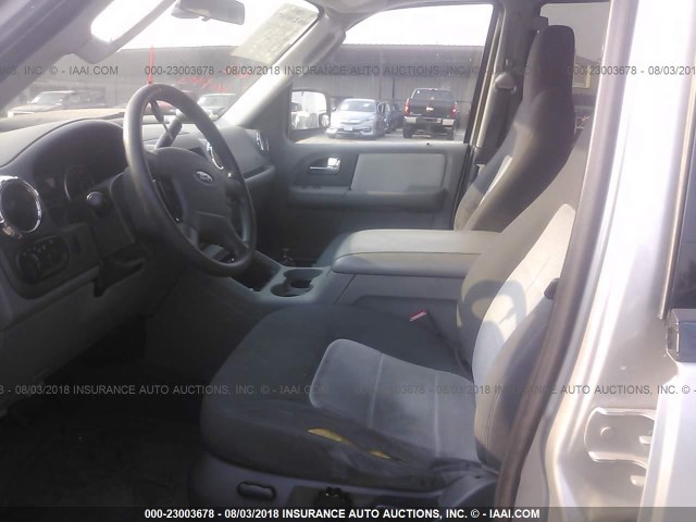 1FMPU15506LA21057 - 2006 FORD EXPEDITION XLT SILVER photo 5