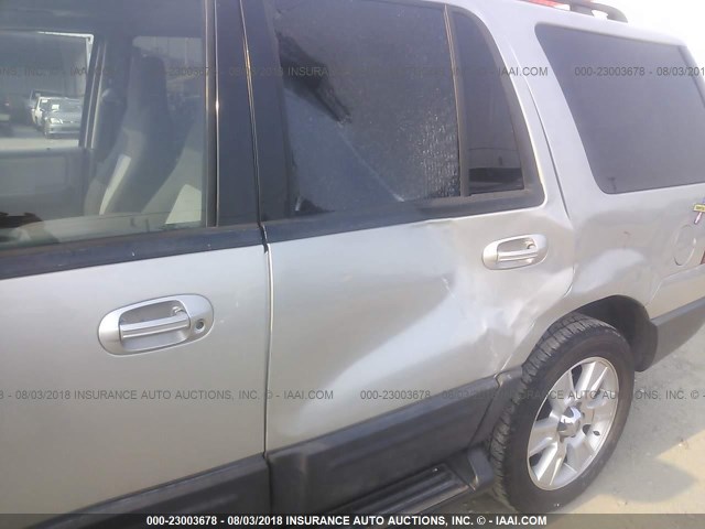 1FMPU15506LA21057 - 2006 FORD EXPEDITION XLT SILVER photo 6