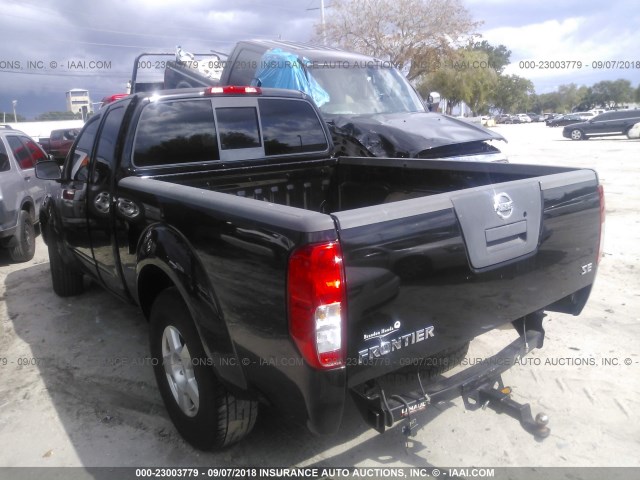 1N6AD06U58C435834 - 2008 NISSAN FRONTIER KING CAB LE/SE/OFF ROAD BLACK photo 3