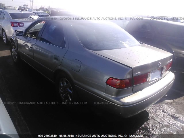 4T1BG28K9YU622876 - 2000 TOYOTA CAMRY CE/LE/XLE ნაცრისფერი ფოტო 3