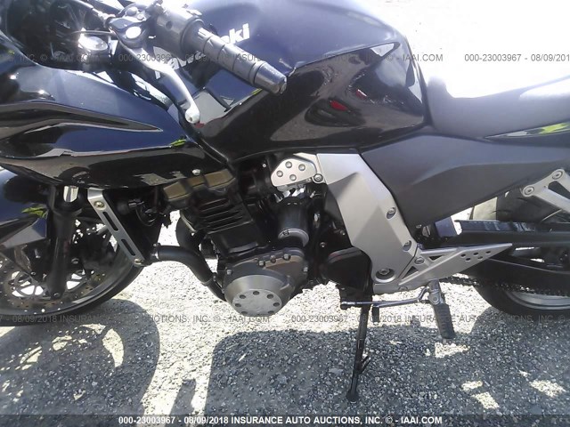 JKAZRDK166A006330 - 2006 KAWASAKI ZR750 K6F BLACK photo 9