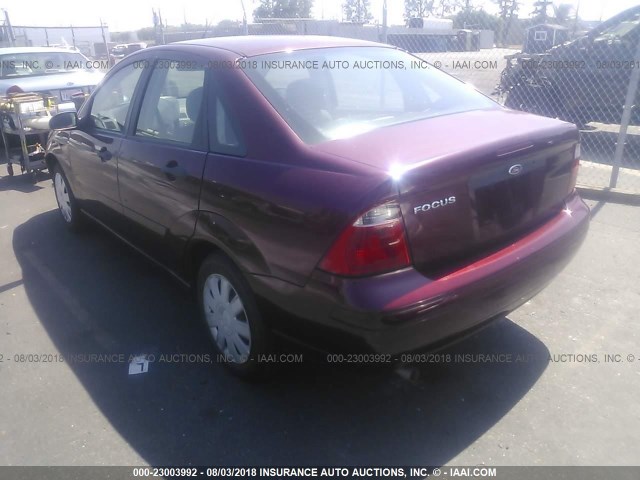 1FAFP34N97W108031 - 2007 FORD FOCUS ZX4/S/SE/SES MAROON photo 3