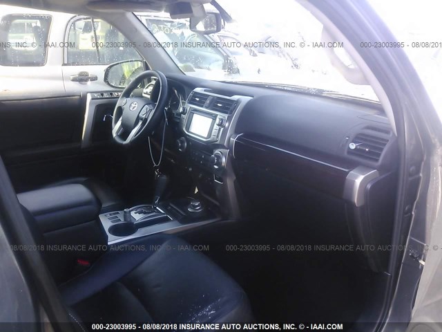 JTEBU5JR4G5293949 - 2016 TOYOTA 4RUNNER SR5 PREM/LTDL/TRAIL/TRD 灰色 照片 5