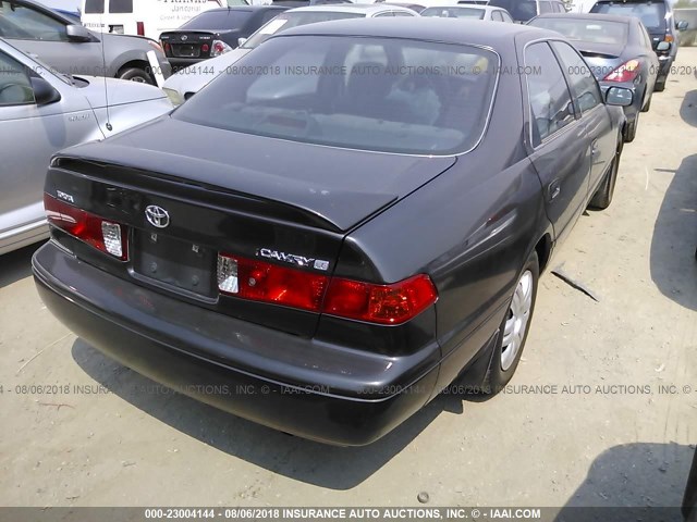 4T1BG22KX1U859083 - 2001 TOYOTA CAMRY CE/LE/XLE 灰色 照片 4