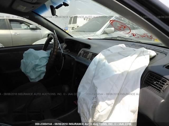 4T1BG22KX1U859083 - 2001 TOYOTA CAMRY CE/LE/XLE 灰色 照片 5