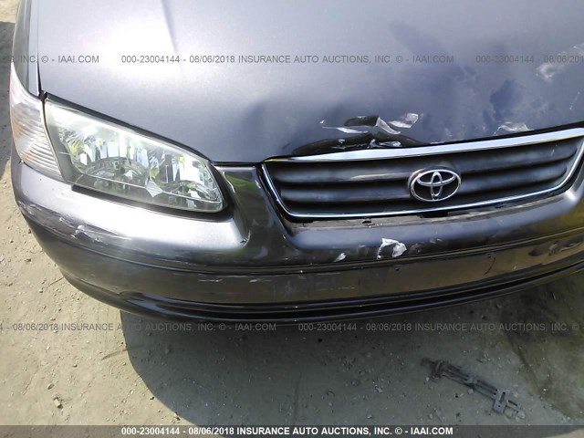 4T1BG22KX1U859083 - 2001 TOYOTA CAMRY CE/LE/XLE 灰色 照片 6