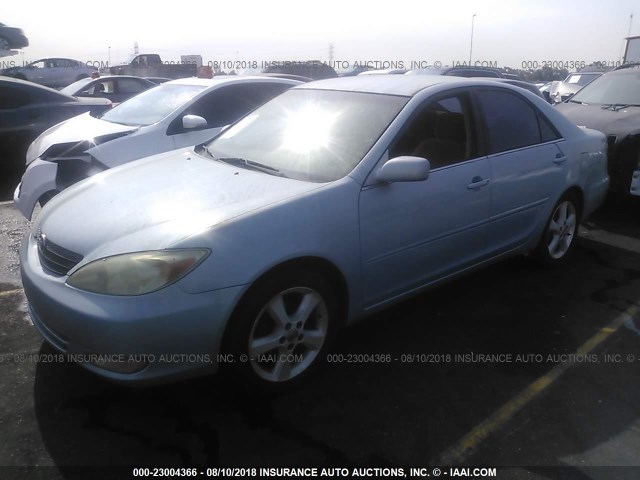 JTDBE32KX20063815 - 2002 TOYOTA CAMRY LE/XLE/SE 蓝色 照片 2