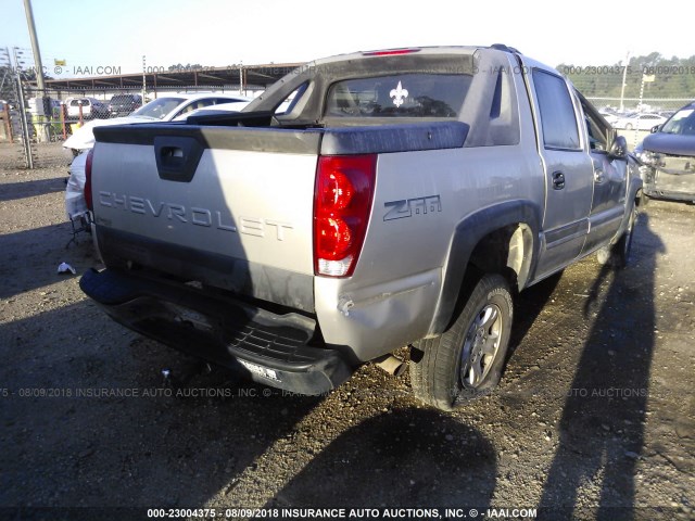 3GNEC12T24G312324 - 2004 CHEVROLET AVALANCHE C1500 SILVER photo 4