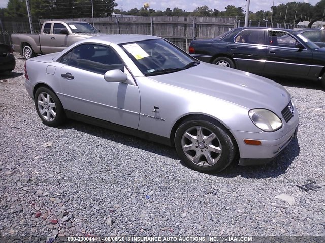 WDBKK47F7YF154281 - 2000 MERCEDES-BENZ SLK 230 KOMPRESSOR SILVER photo 1