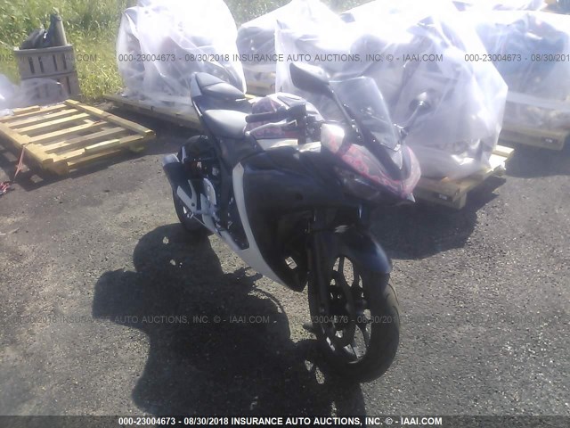 MH3RH06Y8FK009119 - 2015 YAMAHA YZFR3 WHITE photo 1