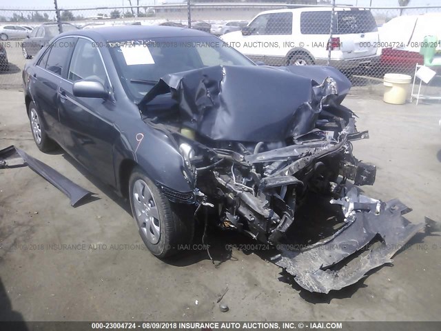 4T4BF3EK3BR146411 - 2011 TOYOTA CAMRY SE/LE/XLE GRAY photo 1