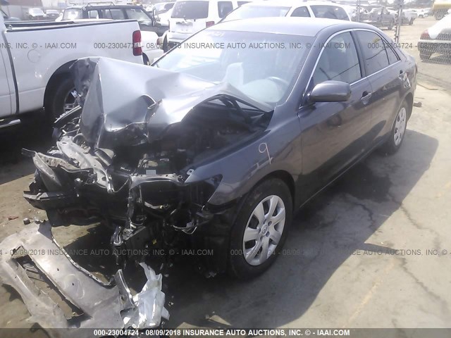 4T4BF3EK3BR146411 - 2011 TOYOTA CAMRY SE/LE/XLE GRAY photo 2