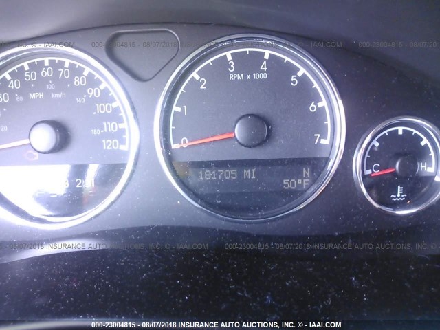 1GNDV23LX5D205692 - 2005 CHEVROLET UPLANDER LS RED photo 7